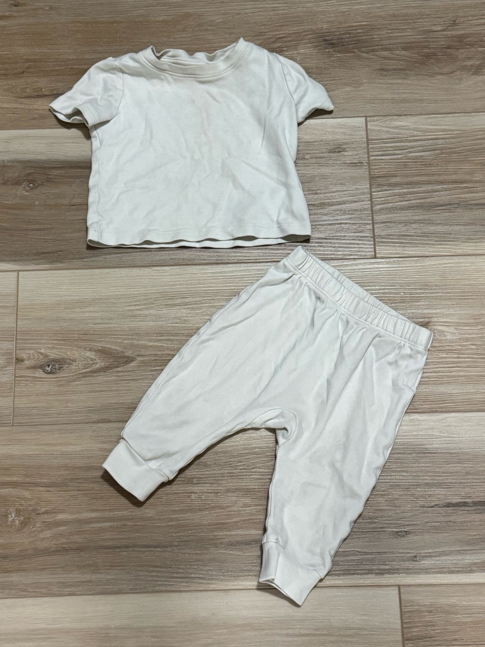 Amazon Essentials x Sofia Grainge Off White Cream Cotton Tee & Joggers Set 12M